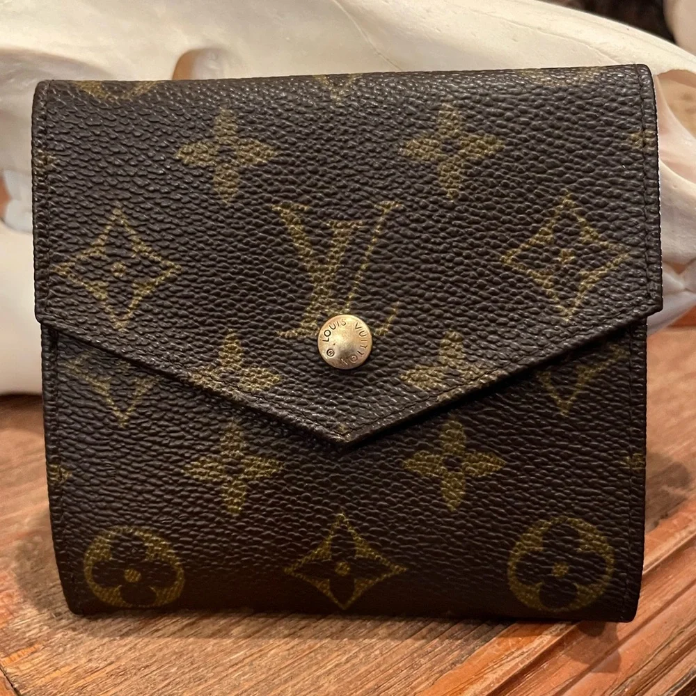 Louis Vuitton Vintage 1991 Compact Wallet EUC - Picture 2 of 16